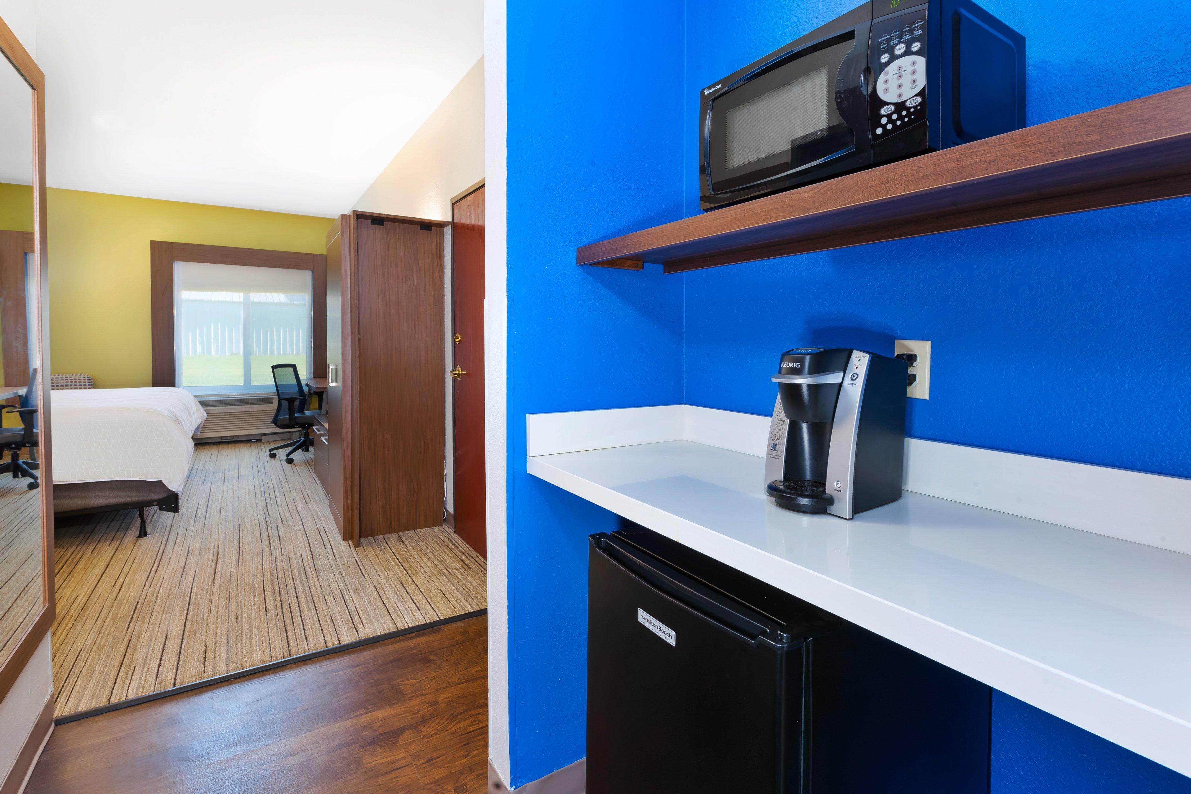 Express And By Ihg 3*