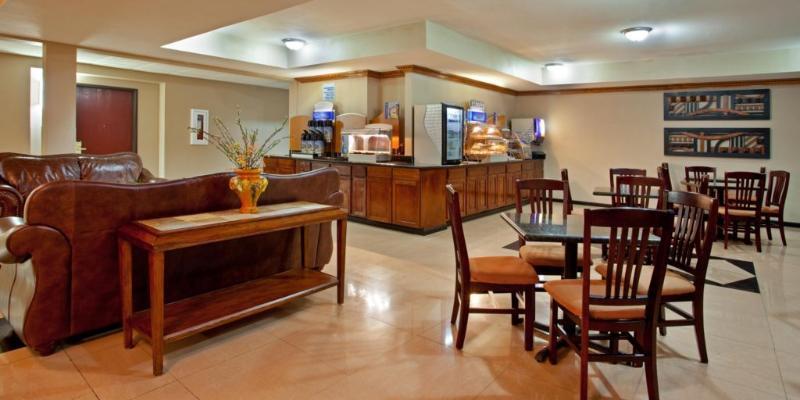 Express And By Ihg Hotel 3*
